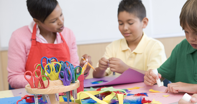 kids-in-art-class