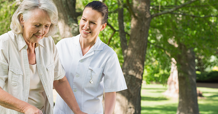 ¿No sabe cómo proteger a un ser querido con Alzheimer para que no deambule? Comience aquí